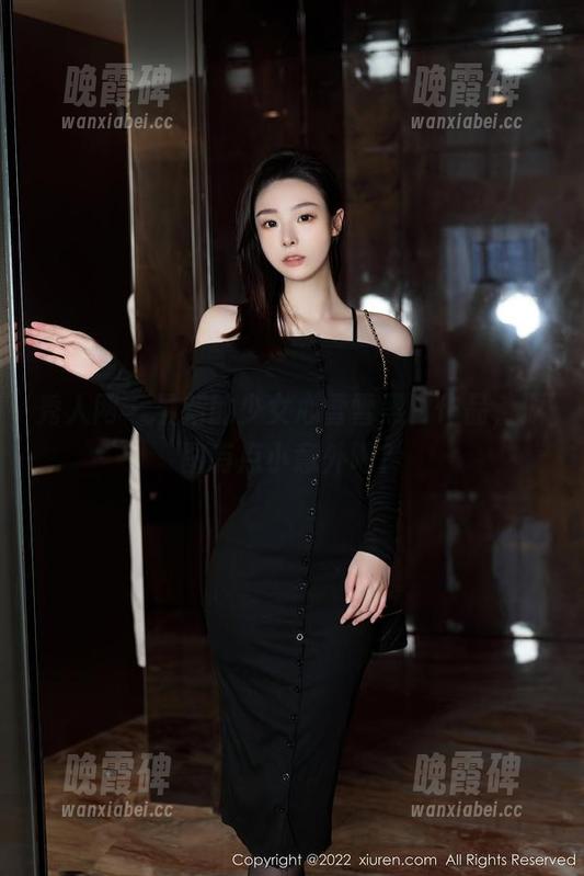 秀人网-少女心雪雪 秀人网 - 最新的少女心雪雪黑白作品,原图有点小意外吧?