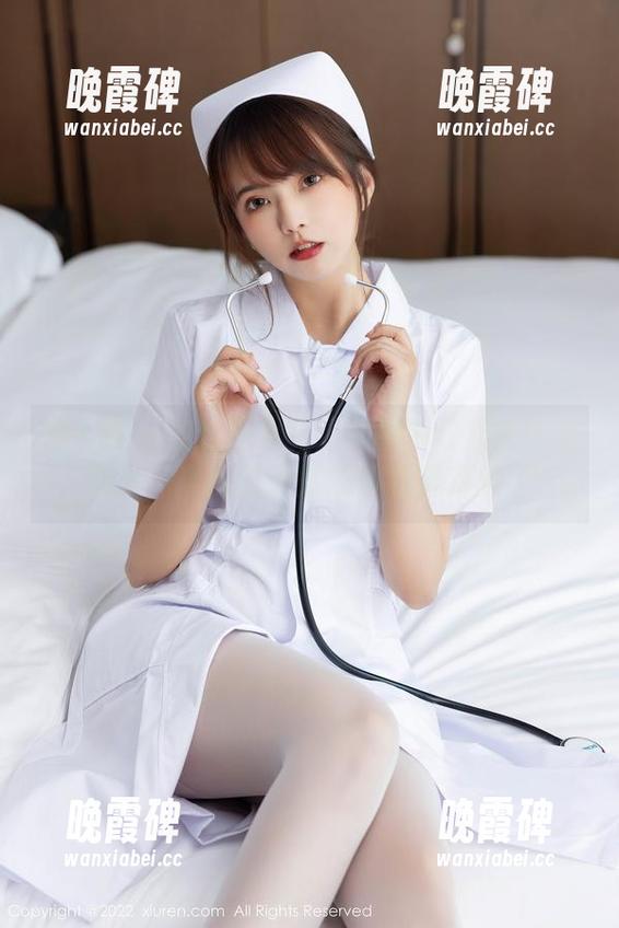 秀人网 - 脑洞开大了！李丽莎的红裙作品，看到一半竟然开始想真要是我穿了…