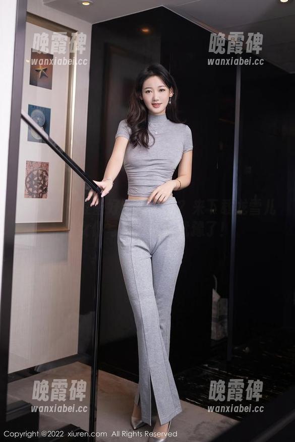 秀人网 - 准备好网盘了吗？来下载龙雪儿的女仆写真，别再犹豫了！