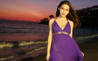 美媛馆 - 这就是潘娇娇的全套泳衣写真，各种泳圈形状的深意？