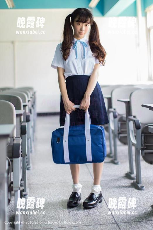 菠萝社-AngelaLee李玲 菠萝社 - AngelaLee李玲的私拍创意:谁说瑜伽只能冥想?这身姿让人忍不住多瞧几眼。