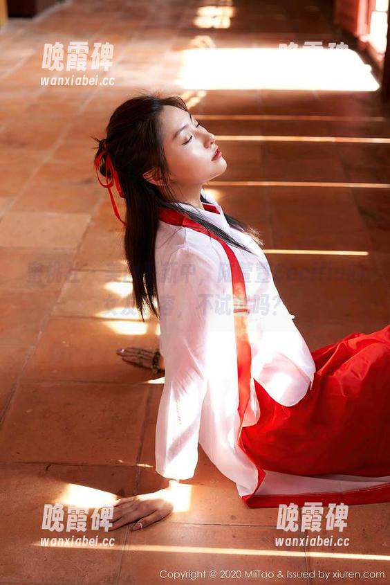 蜜桃社 - 美图更新中，陆萱萱Cecilia的女友妆容，不试试吗？