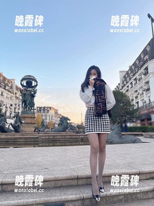 微密圈 - 游来游去，软妹小九九同泳池的更新作品全曝光～