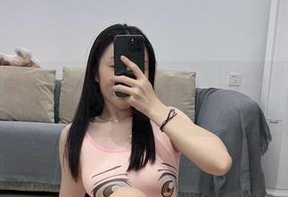 微密圈 - 黑丝迷人系列：下载铁锤姐姐的原图，是个冒险！
