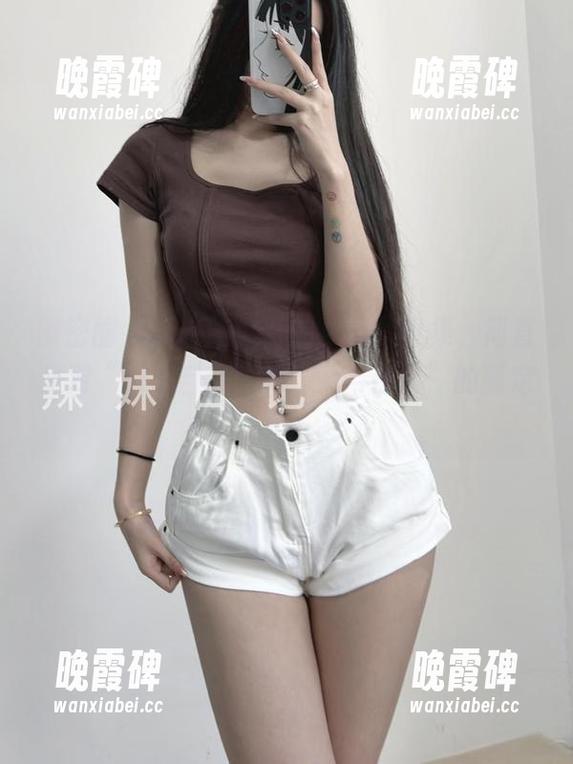 微密圈 - 打开陈佩奇的双人写真集，简直是对“放飞自我”和“无与伦比”的新定义！