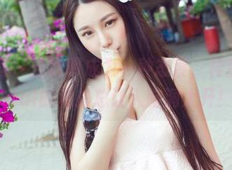青豆客 - 当透明成为一种态度，梓萱Crystal的私拍总让人脑洞大开！