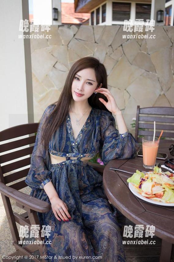 魅妍社-Mieko林美惠子 魅妍社 - 看!Mieko林美惠子在泳池发呆,下载一张她的‘泳池哲学’!