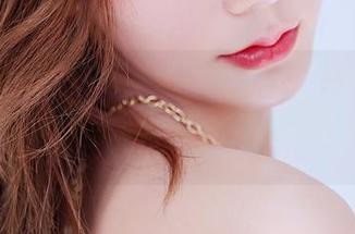 微密圈 - 当你以为是乖乖学妹，结果是黎允熙baby的反差。图片里的世界很微妙。